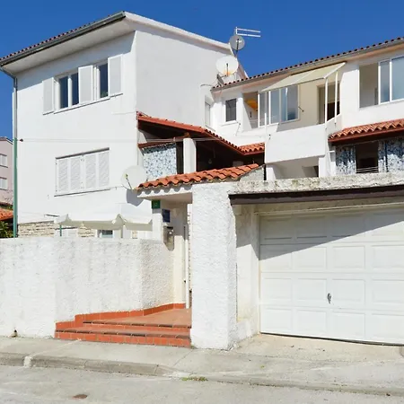 Two-bedroom Near Sea 1 Daire *