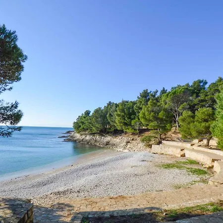 Daire Two-bedroom Near Sea 1 *