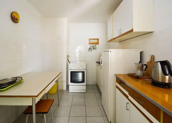 Lägenhet Two-bedroom Near Sea 1 *