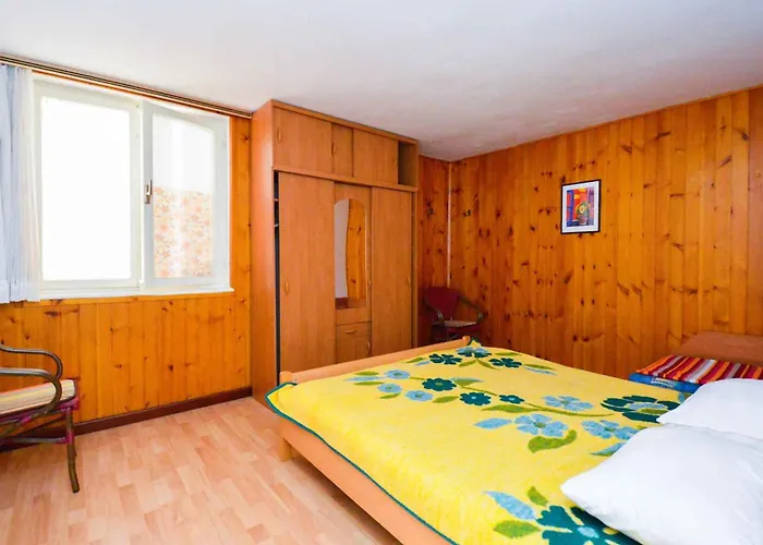 Lägenhet Two-bedroom Near Sea 1