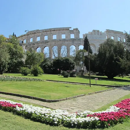 Two-bedroom Near Sea 1 Pula