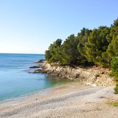 Two-bedroom Near Sea 1 * Pula