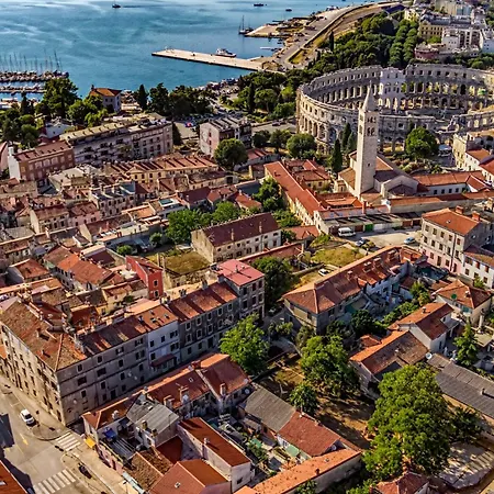 Two-bedroom Near Sea 1 Apartamento Pula