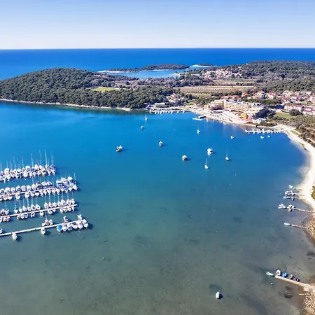 Two-bedroom Near Sea 1 * Pula