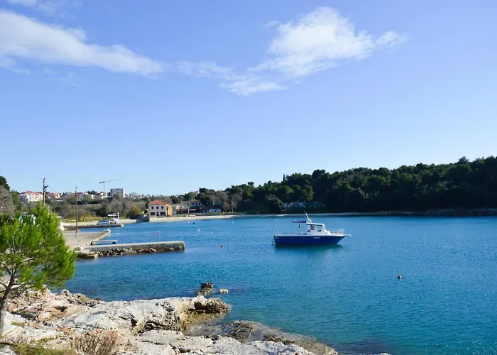 Two-bedroom Near Sea 1 Pola