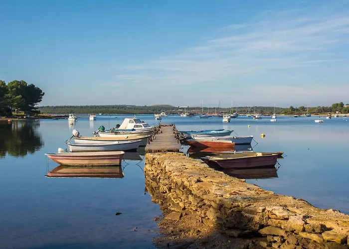 Two-bedroom Near Sea 1 Appartamento Pola