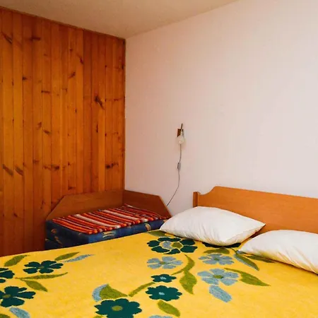 Two-bedroom Near Sea 1